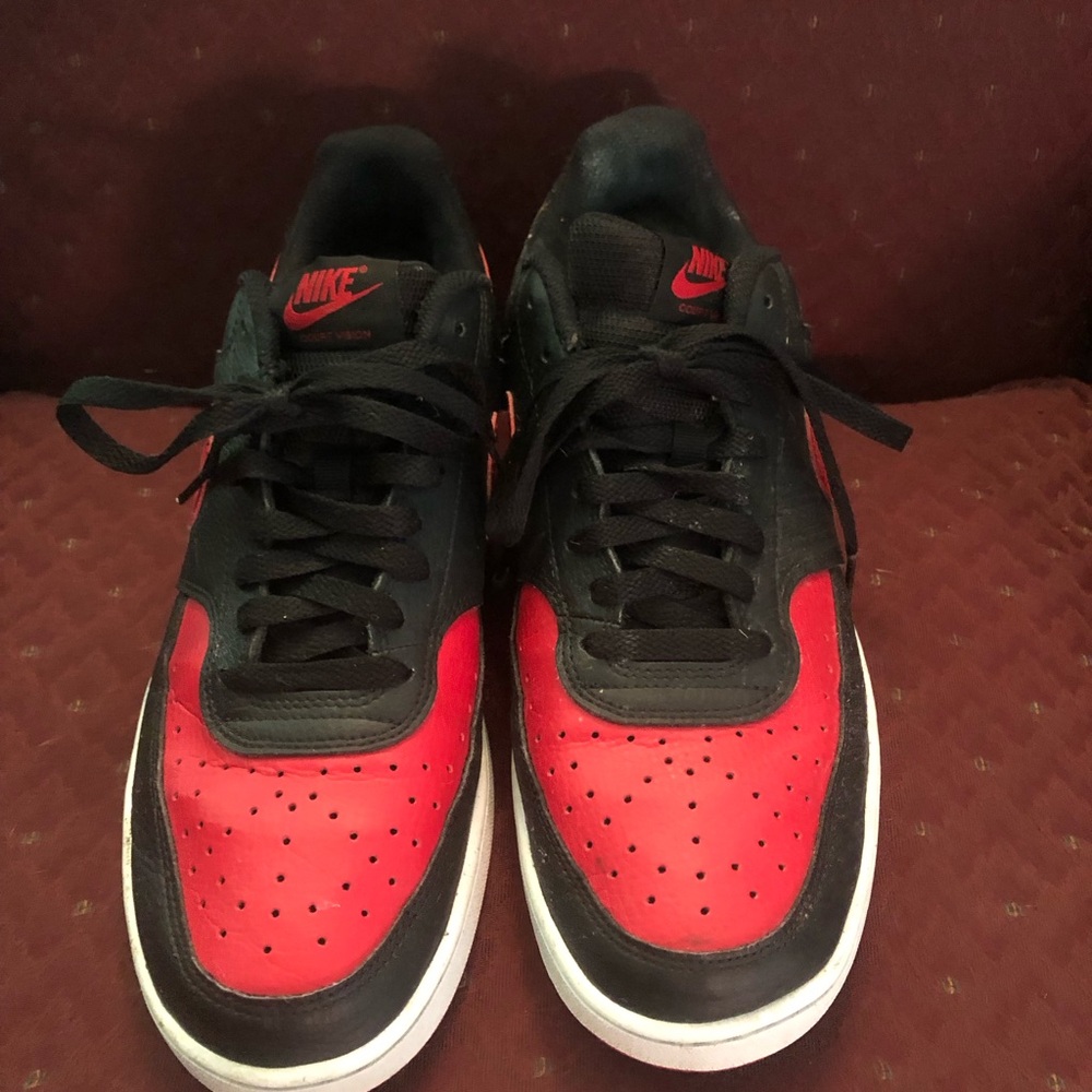 Nike Men's Black and Red Sneakers
